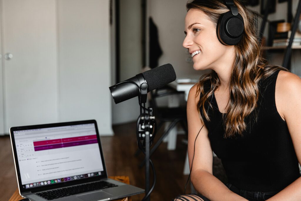 how to cite a podcast in text